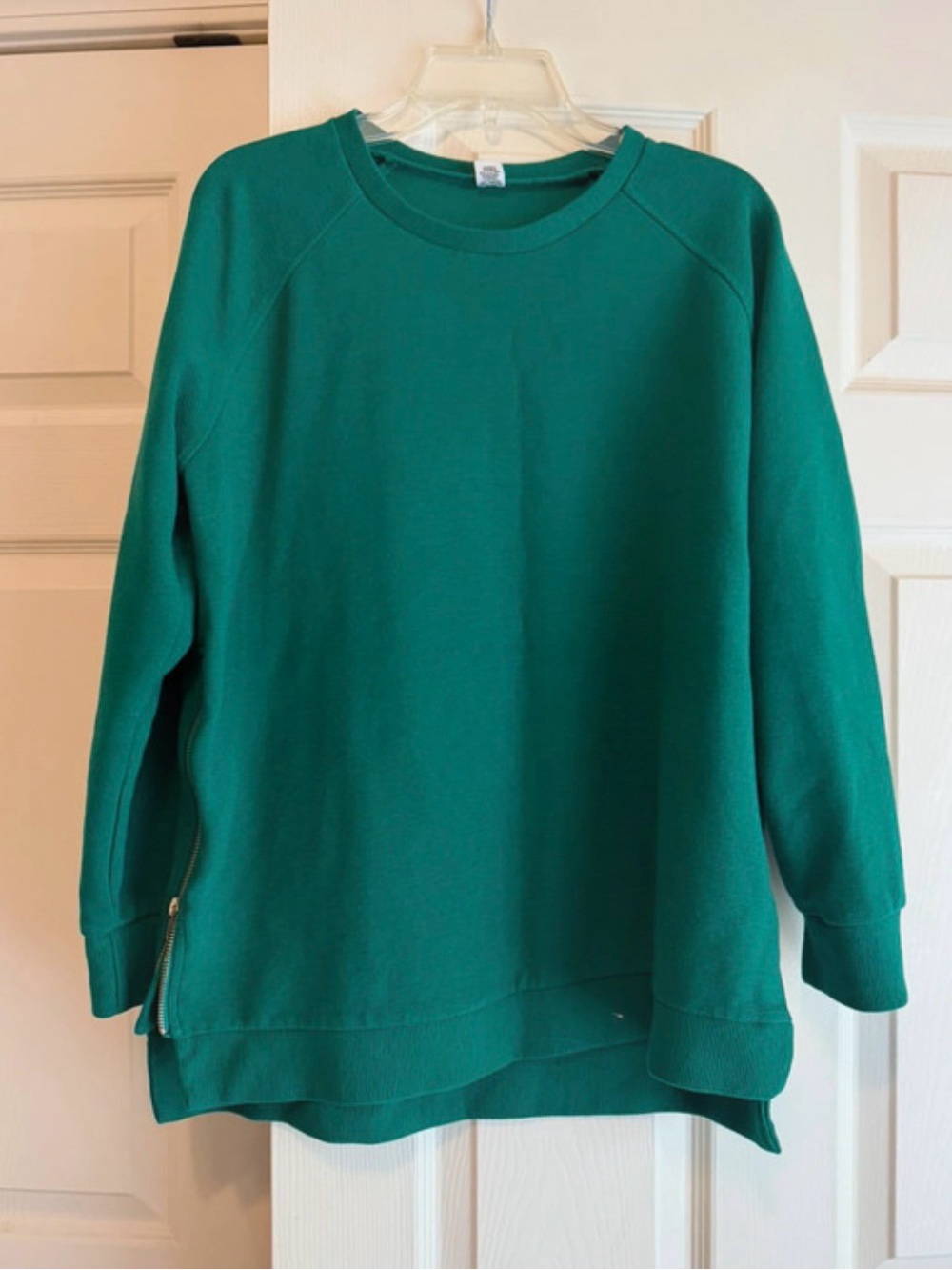 Caracillia Oversized Green Crewneck Sweatshirt with Side Zipper - M